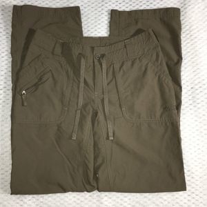 The North Face Hiking Pants, Olive Green, Size 2. Wear As Pants or Capris.